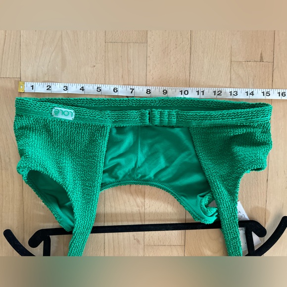 Lole green crinkle ribbed Y2K swim top stretchy size medium - Picture 7 of 9